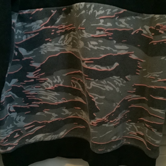 Young & Reckless hoodies Youth large - Picture 7 of 8